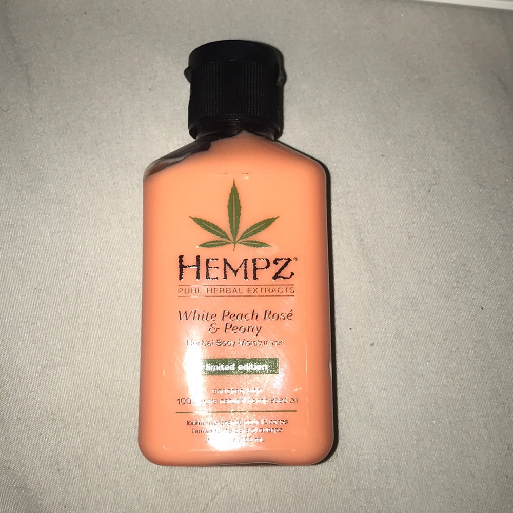 HEMPZ white peach rosé and peony lotion